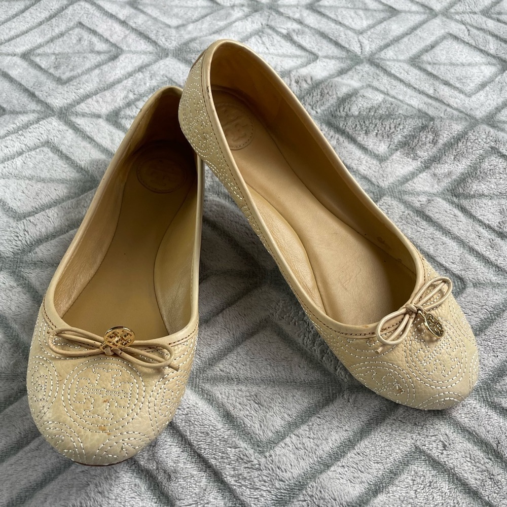 Tory Burch leather ballet flats with embroidered logo size 7.5 - Picture 1 of 11
